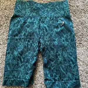 Gymshark cycling shorts : teal butterfly